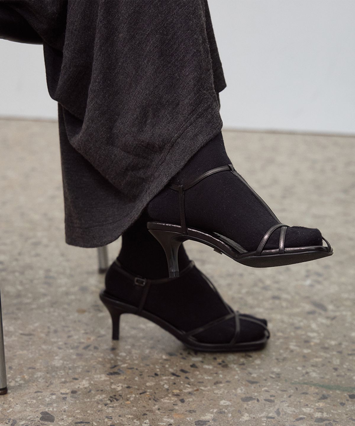 호와스(HOWUS) LAYERED HEELS (BLACK)