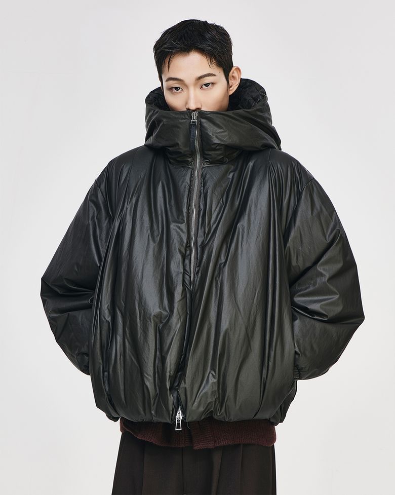 송지오옴므 멀티 플리츠 후드 다운 점퍼 카키 SH6JP608KK