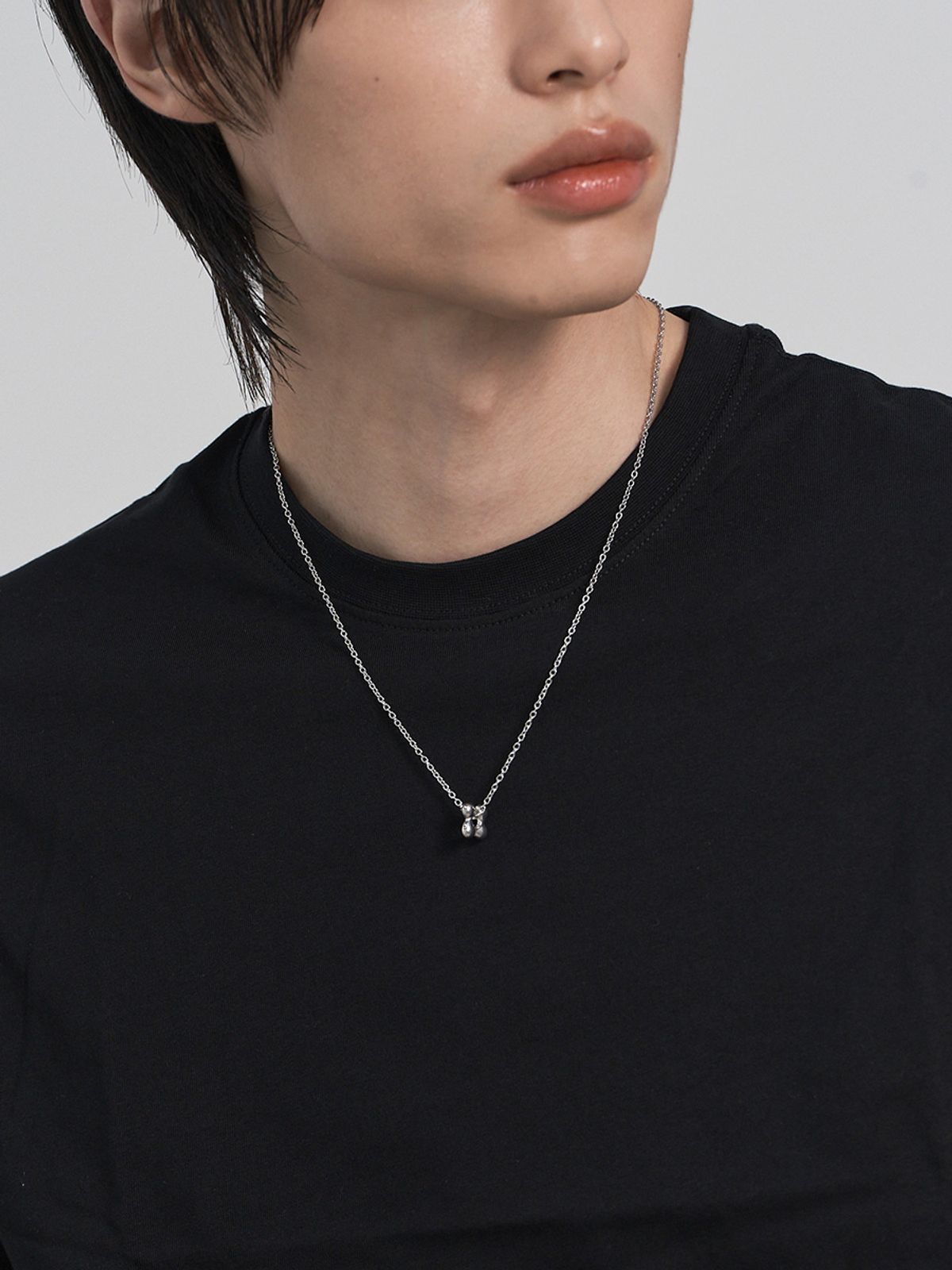 하와(HAWHA) Leaf Slim Necklace