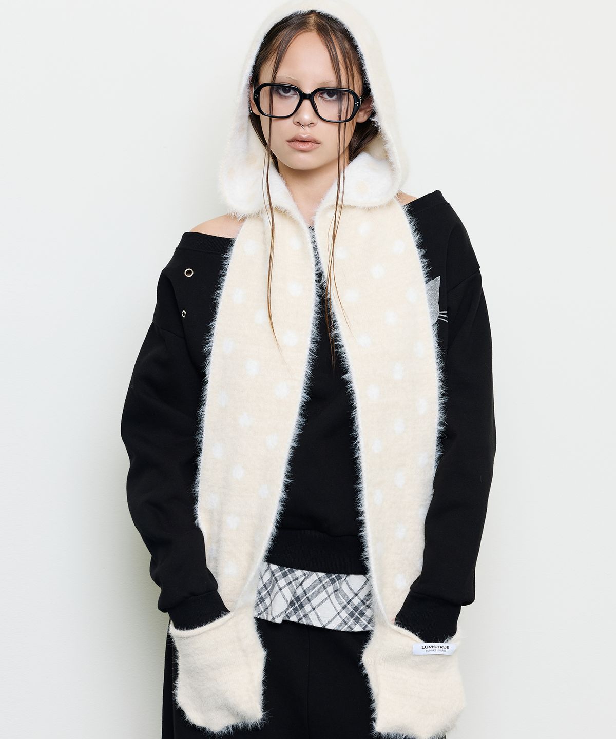 러브이즈트루(LUVISTRUE) EV DOT HOOD MUFFLER(CREAM)