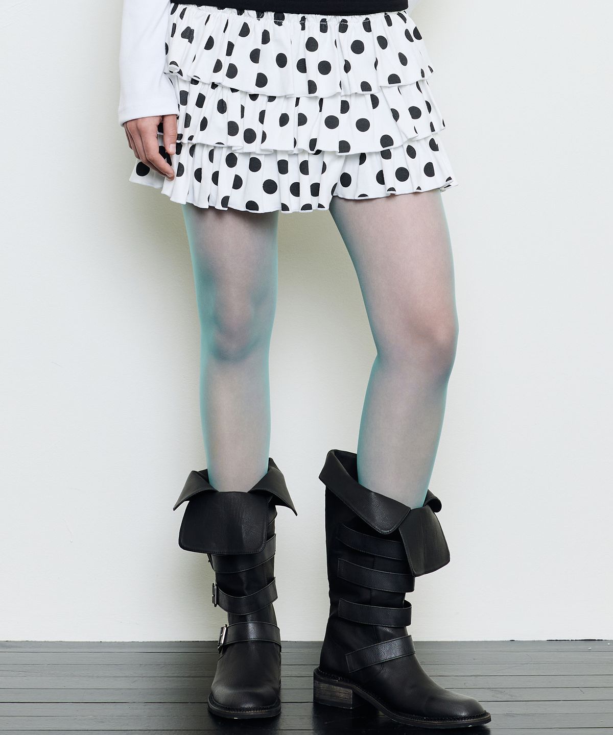 러브이즈트루(LUVISTRUE) EV DOT SKIRT PANTS(WHITE)