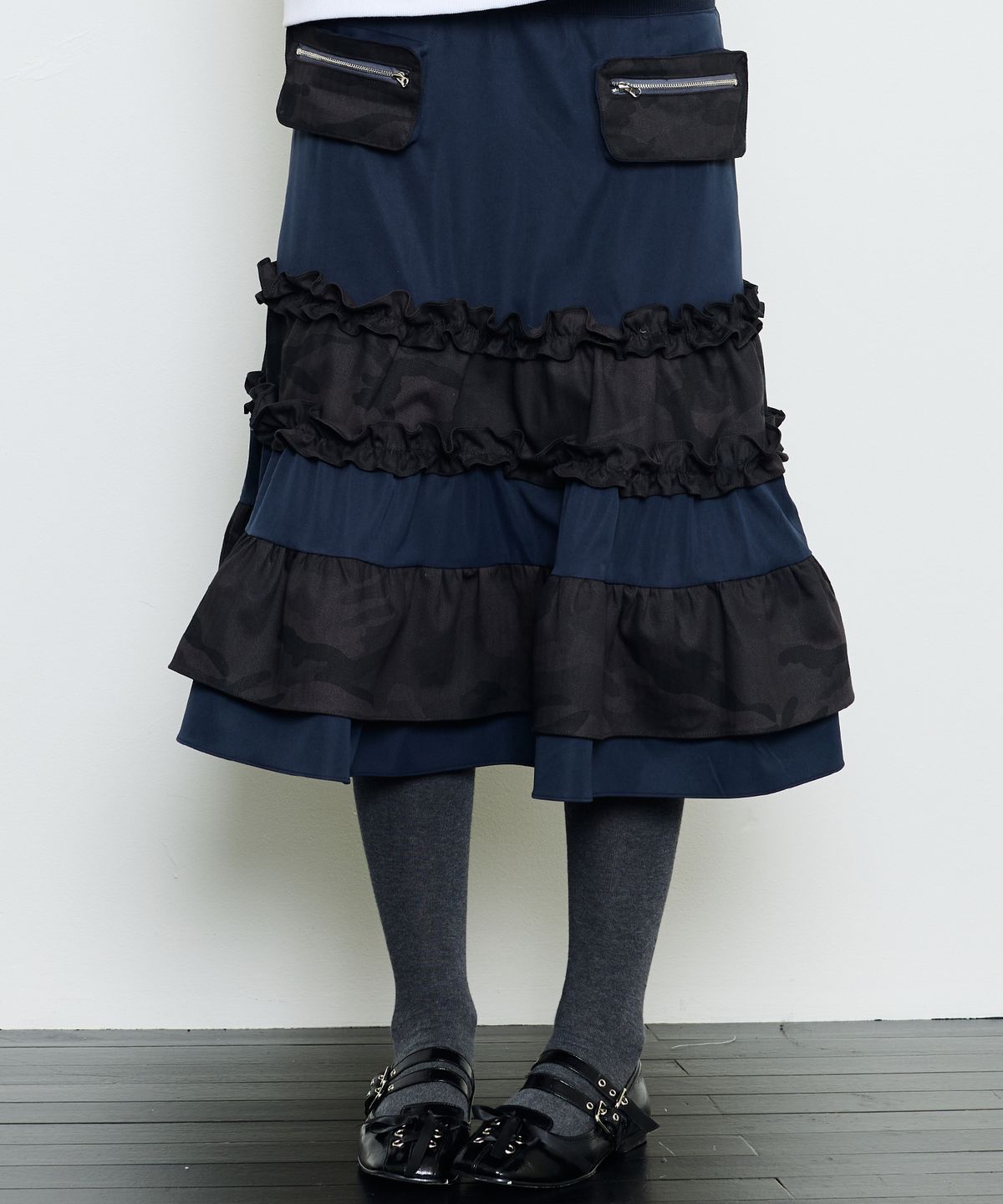 러브이즈트루(LUVISTRUE) EV POCKET SKIRT(NAVY)