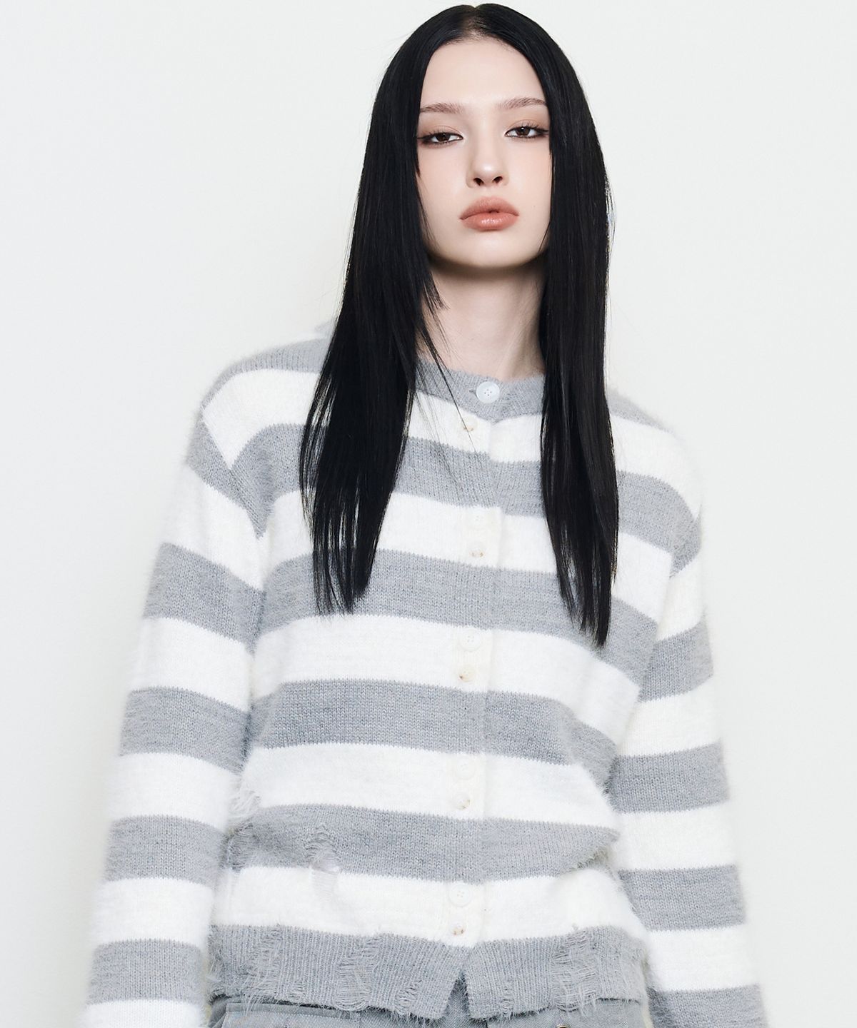 러브이즈트루(LUVISTRUE) EV STRIPE DAMAGE CARDIGAN(GRAY)