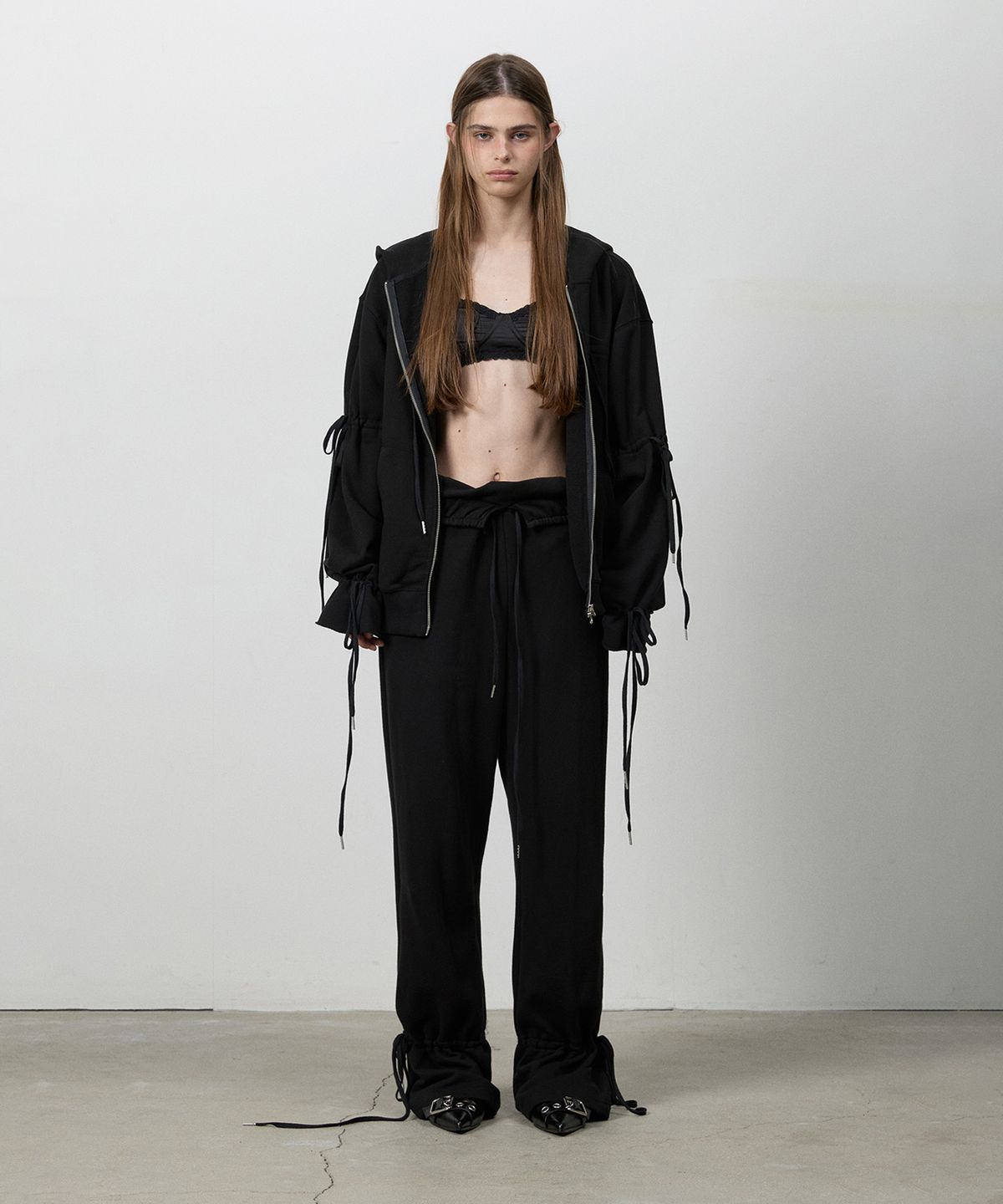 쓰리투에이티(THREE TO EIGHTY) FOLD STRING SHIRRING PANTS BLACK