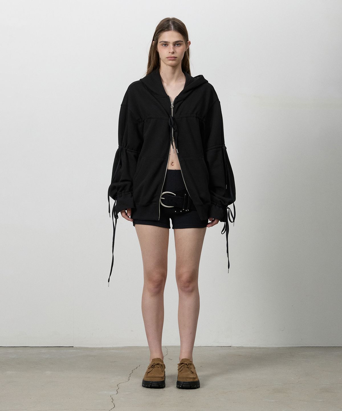 쓰리투에이티(THREE TO EIGHTY) RIBBON DRAWSTRING HOODIE BLACK