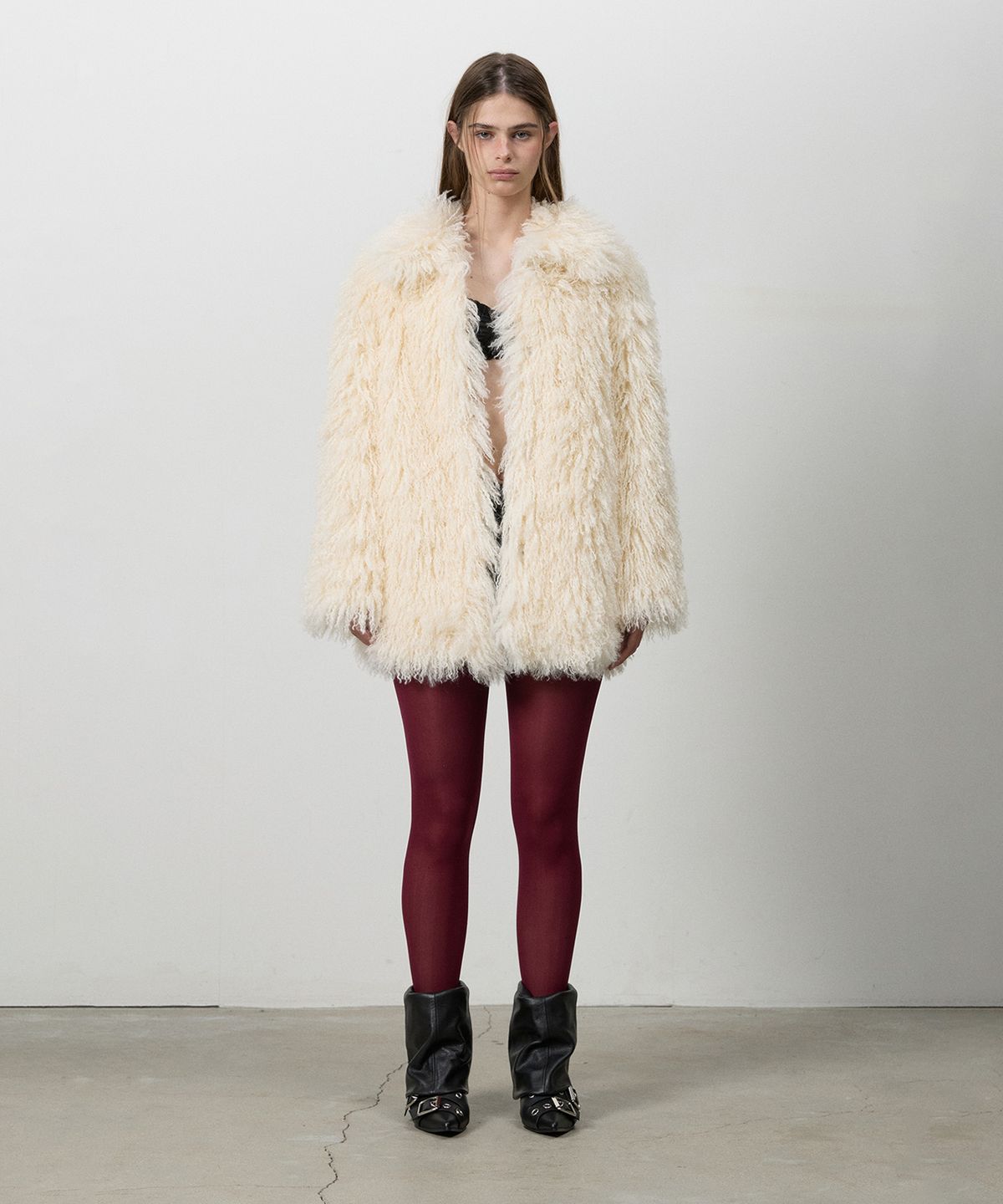쓰리투에이티(THREE TO EIGHTY) FLUFFY FAUX-FUR JACKET IVORY