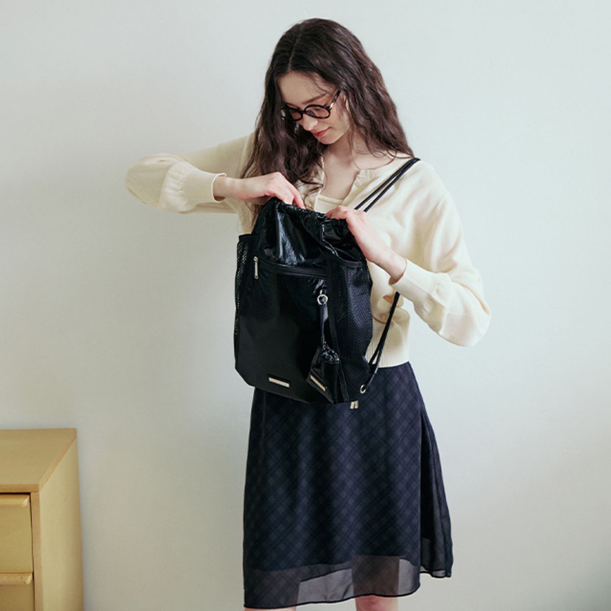 랩(LAP) GLOSSY CASUAL SLING BAG AR7AB460