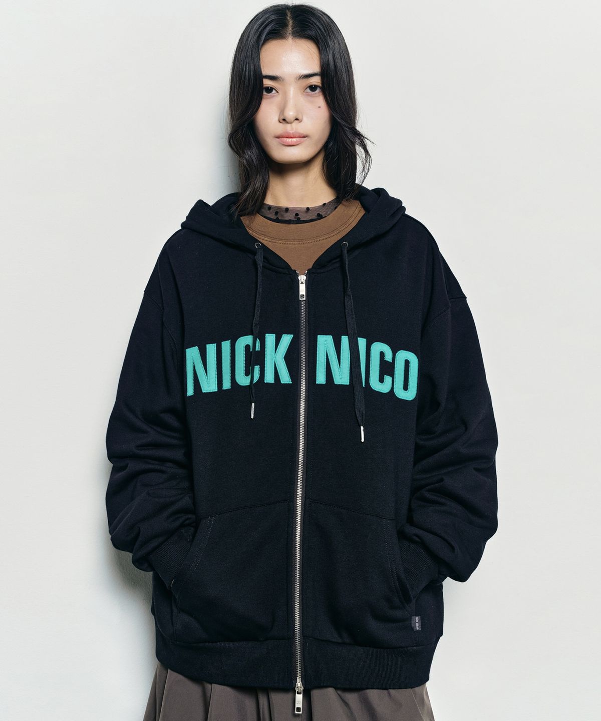 닉앤니콜(NICK&NICOLE) NICOLE PATCH WARM HOOD ZIP UP_BLACK
