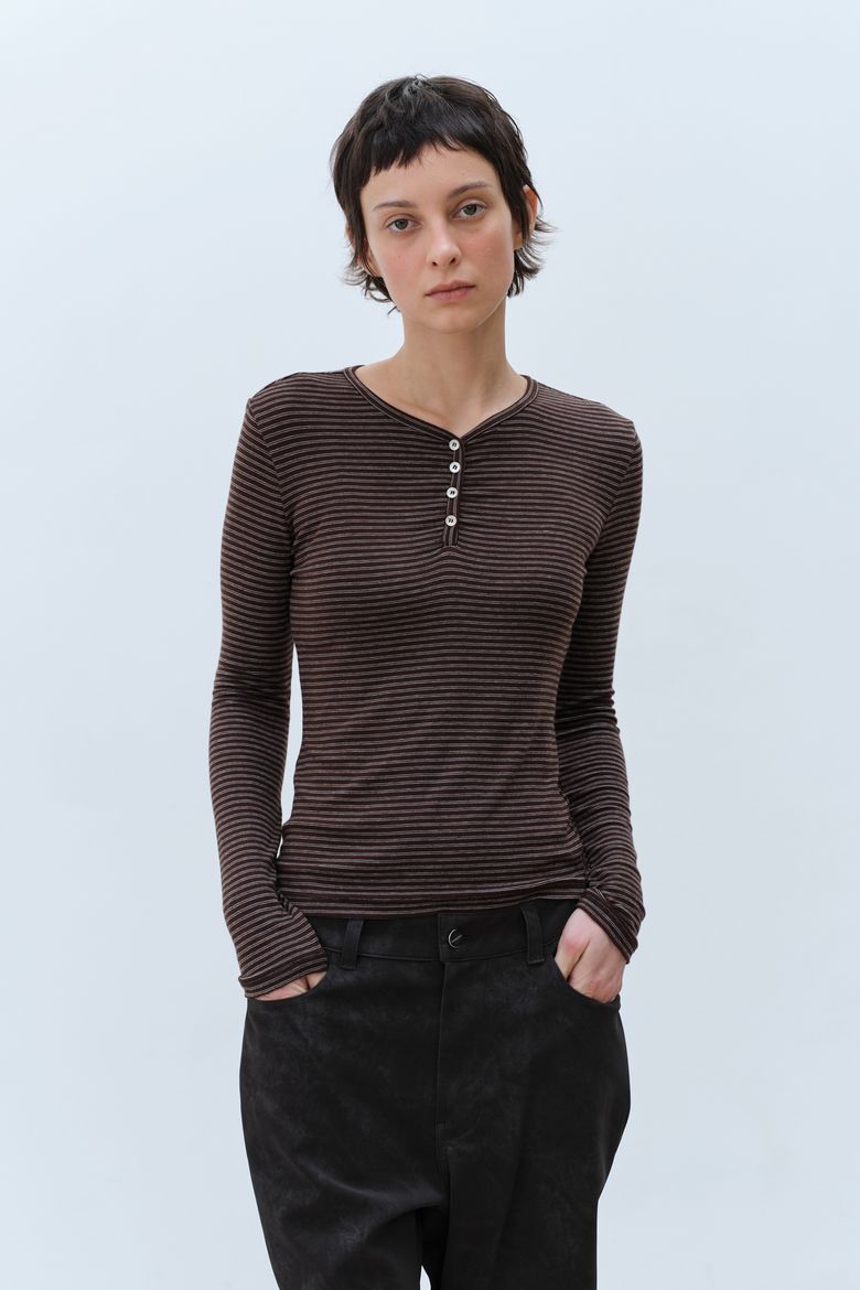 SLIM STRIPE HENLEY TOP (BROWN)