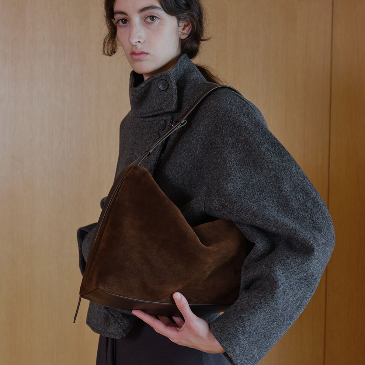로서울(ROH SEOUL) Large Rowie shoulder bag Suede Chestnut