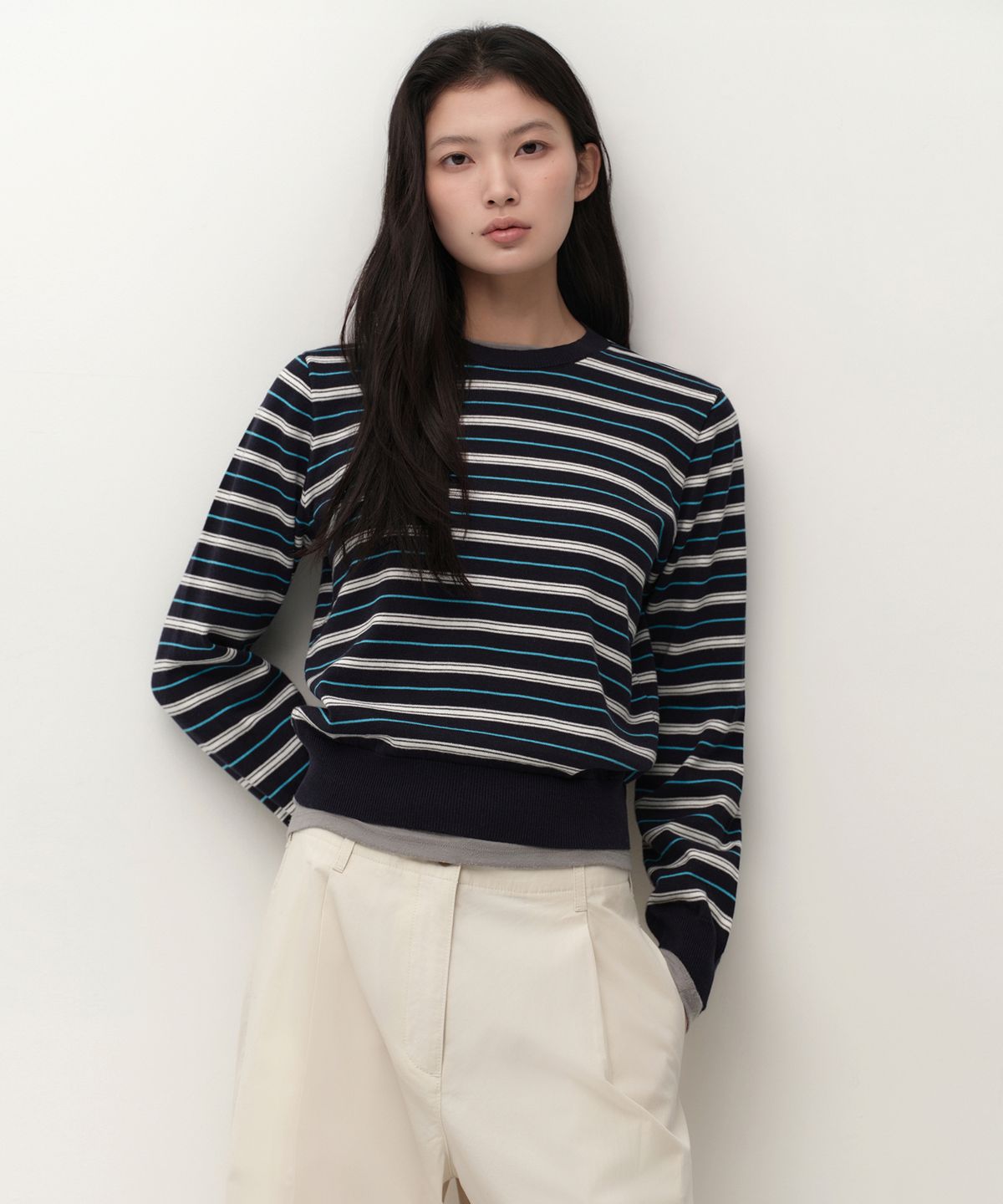 무신사 스탠다드 우먼(MUSINSA STANDARD WOMAN) 우먼즈 멀티 스트라이프 크루 넥 니트 [네이비]