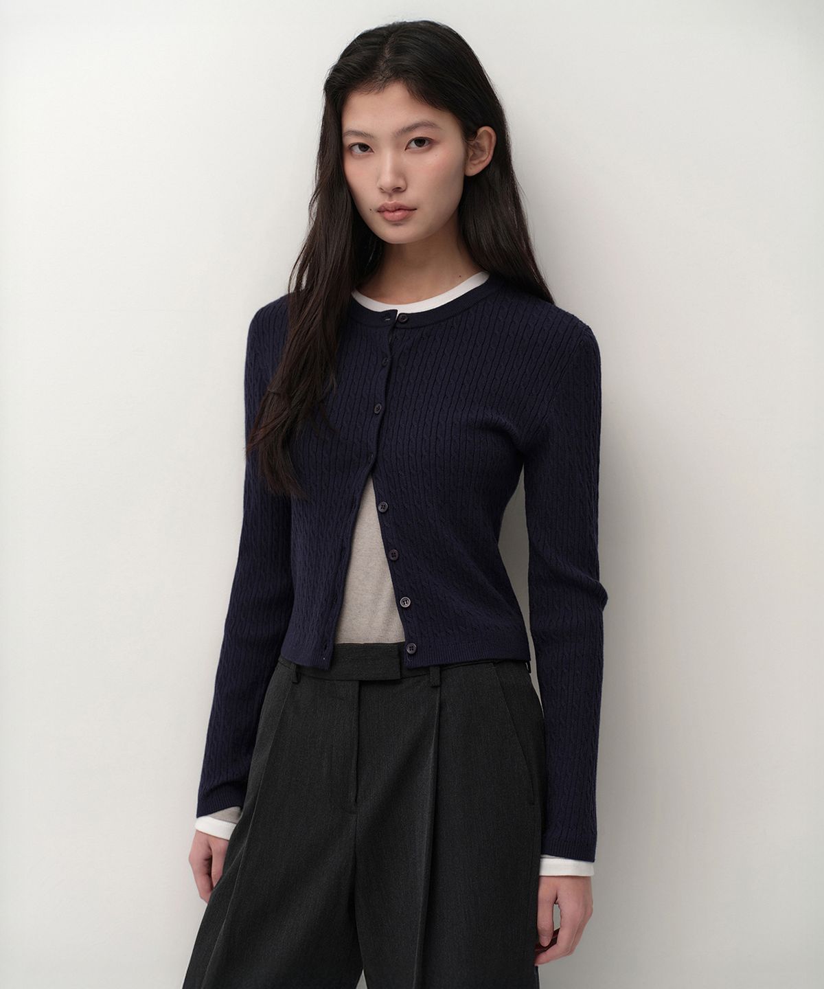 무신사 스탠다드 우먼(MUSINSA STANDARD WOMAN) 우먼즈 케이블 라운드 넥 가디건 [네이비]
