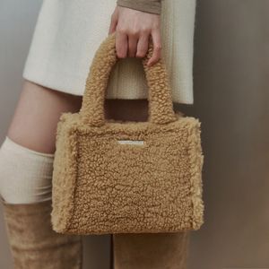 CUDDLE TOTE BAG AR7ABA01