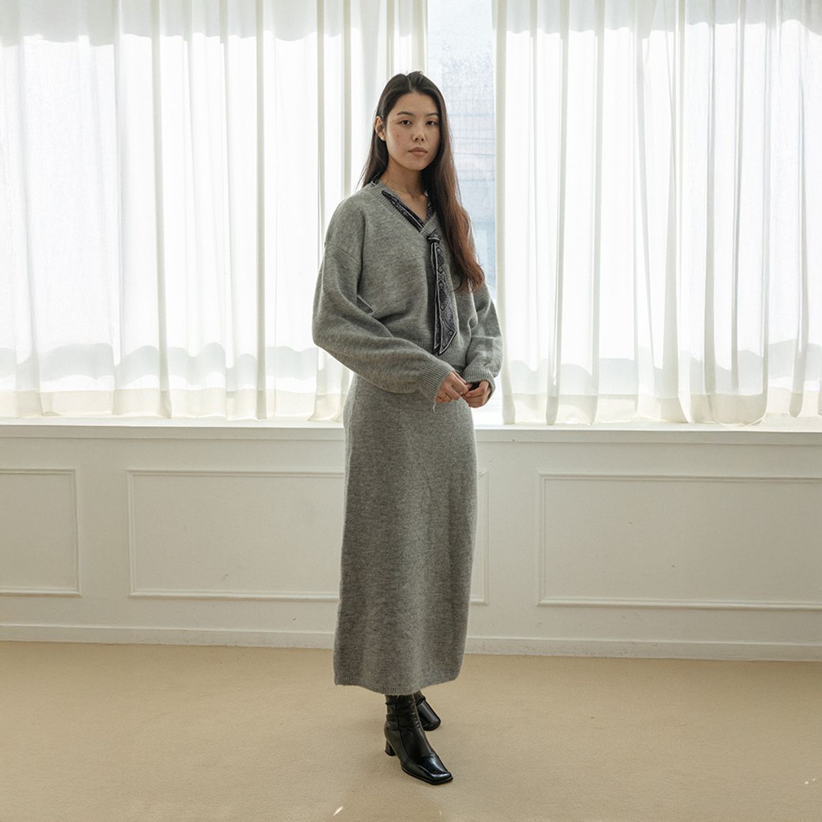 랭썬(LANGSON) LS_Silk scarf knit two-piece set_2color