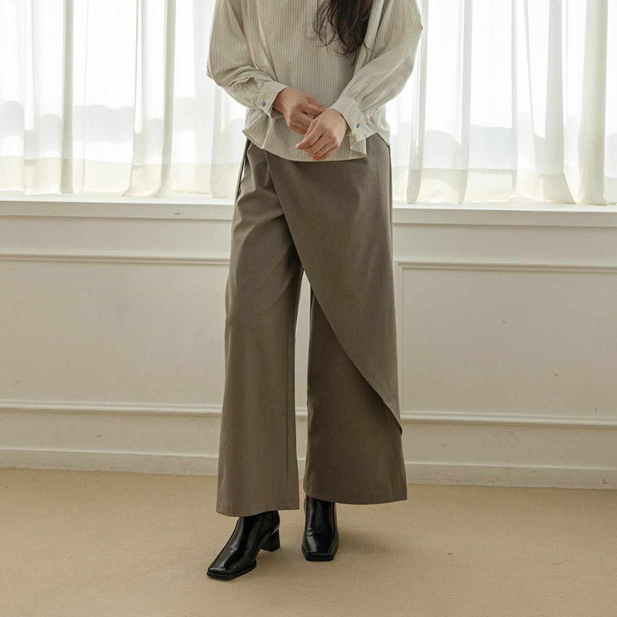랭썬(LANGSON) LS_Side curtain loose pants_KHAKI GRAY