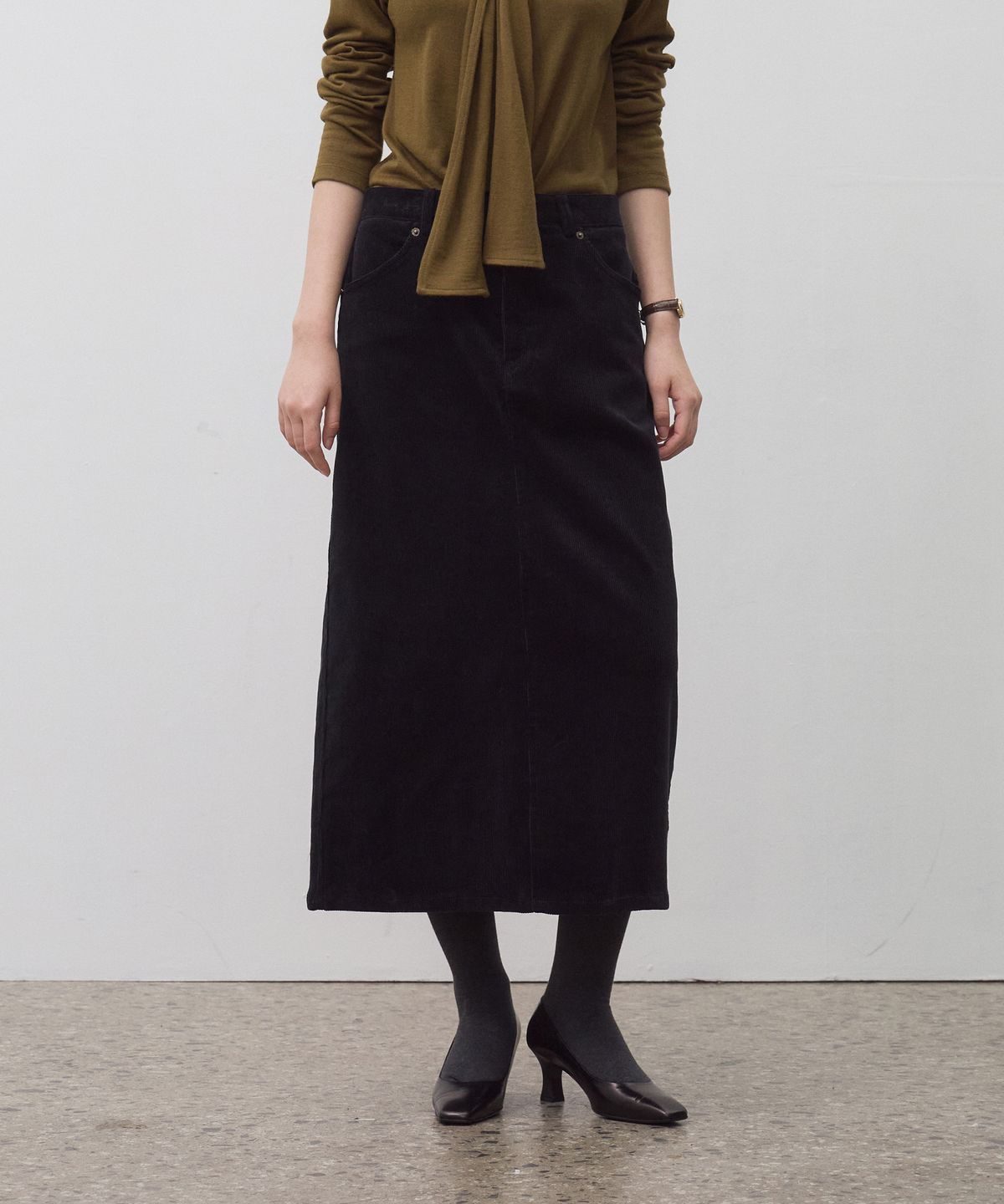 호와스(HOWUS) ARC GOLDEN SKIRT (BLACK)