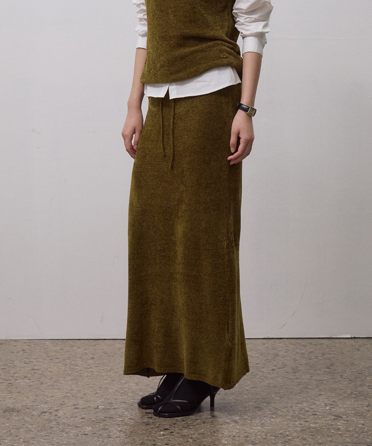 호와스(HOWUS) NOVE H-LINE KNIT SKIRT (KHAKI)