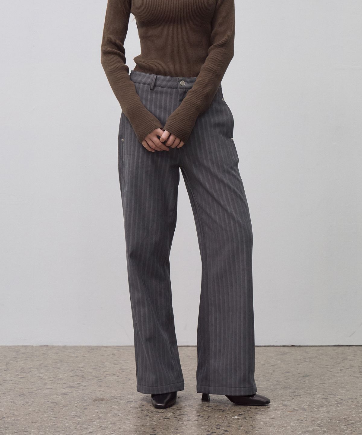 호와스(HOWUS) PORT CURVED PANTS (CHARCOAL)
