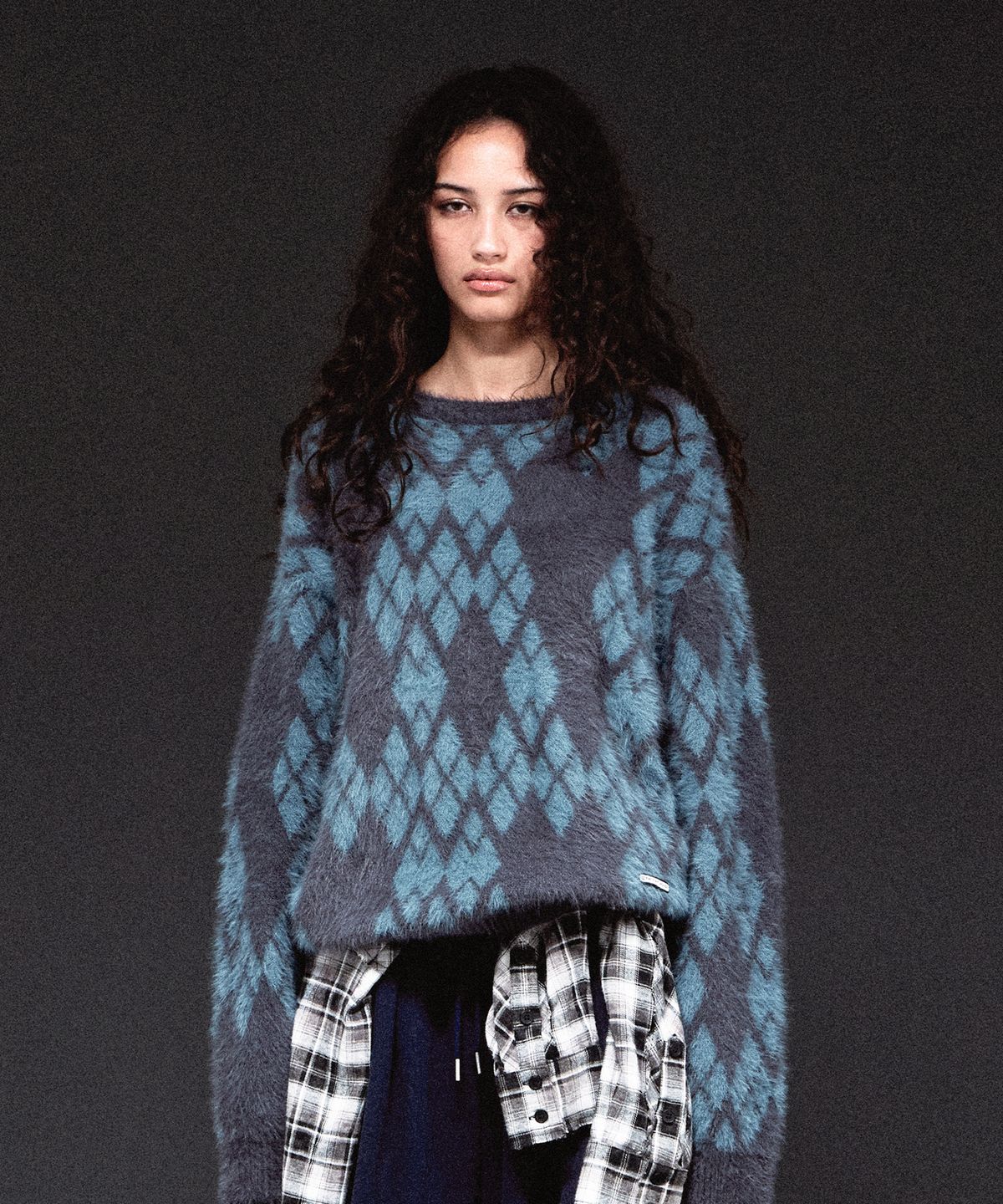 더바이닐하우스(THEVINYLHOUSE) ARGYLE SWEATER GREY