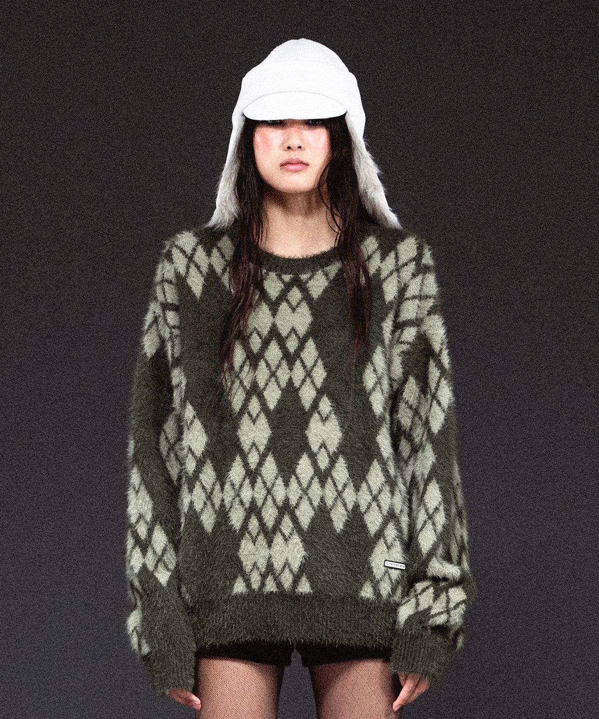더바이닐하우스(THEVINYLHOUSE) ARGYLE SWEATER KHAKI