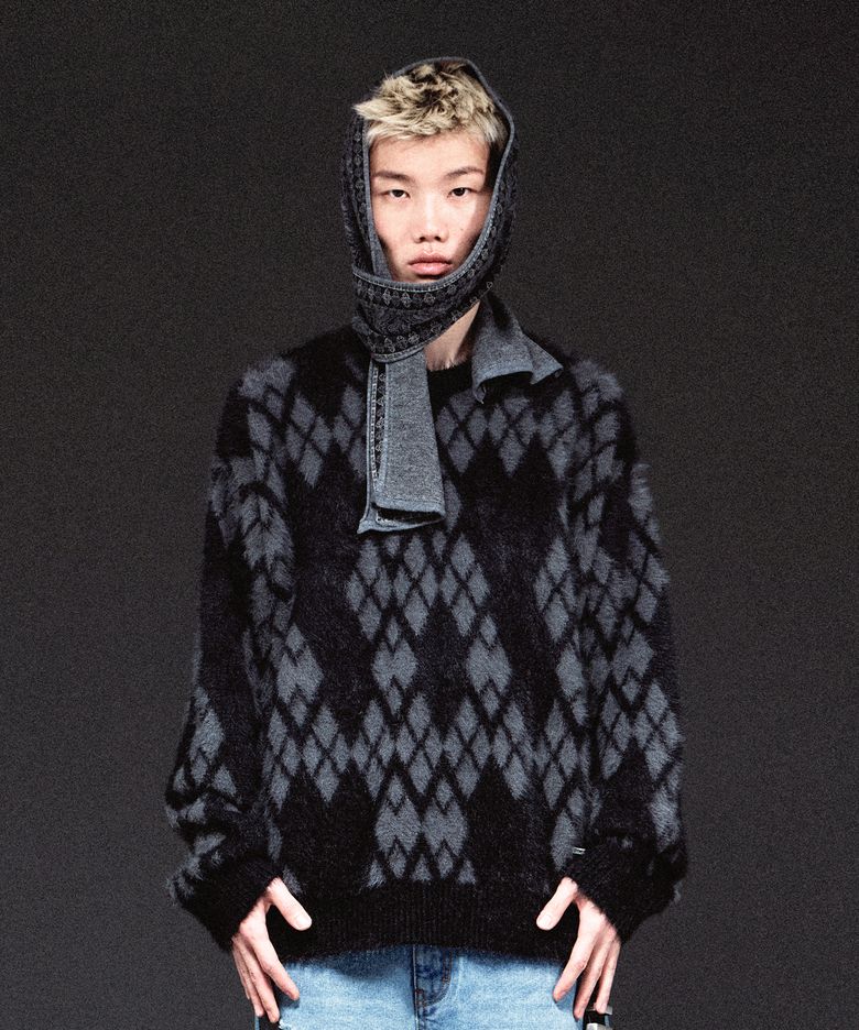 ARGYLE SWEATER BLACK