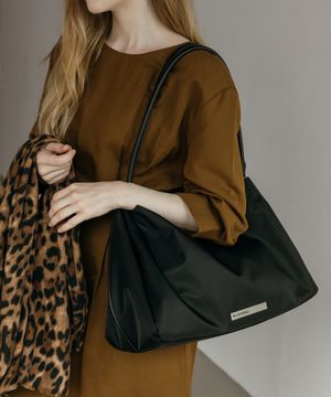 니키 나일론 숄더백