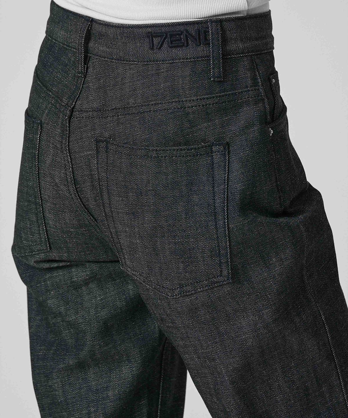 세븐틴엔드(17END) F 001 NON FADE JEANS BK