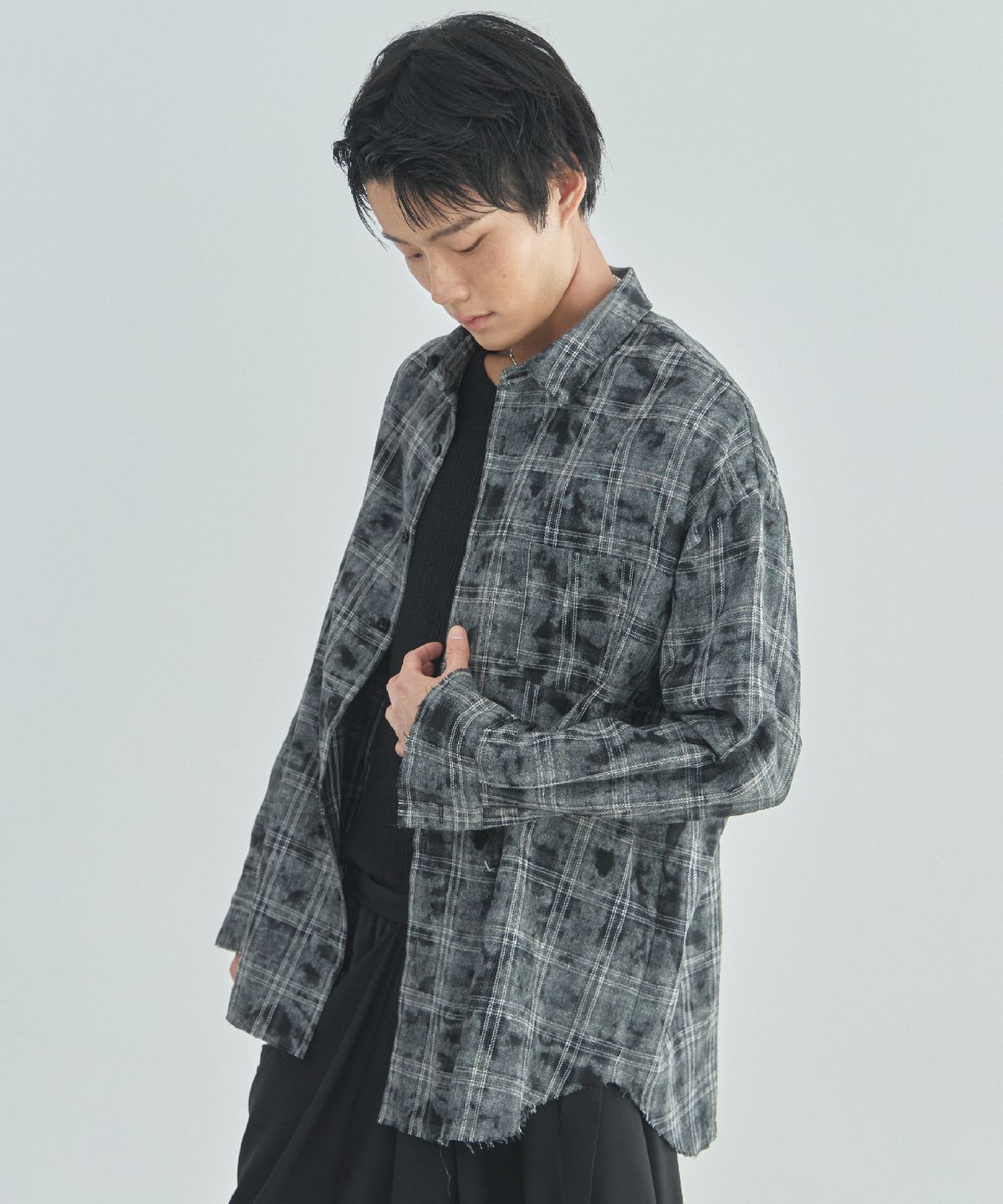 라드에디션(LAD EDITION) 그레이 빈티지 워싱 오버핏 체크 셔츠_블랙