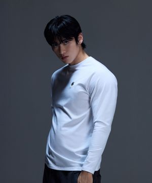 기모 심볼 머슬핏 롱슬리브 2컬러