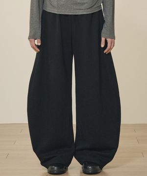 커브드 배럴핏 스웻팬츠 (블랙)