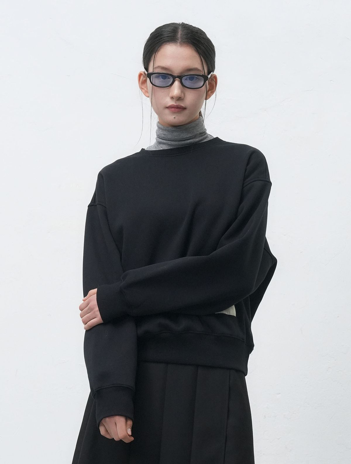 제너럴아이디어(GENERALIDEA) UNISEX 클럽 기모 맨투맨 [BLACK] / SBE4U02012