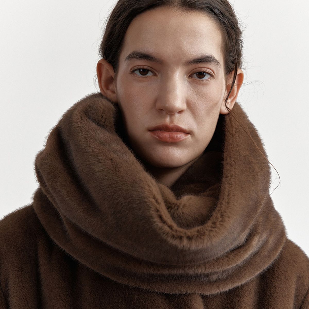 퍼블리카엑스(PUBLICKA X) NAEL FUR SCARF BROWN