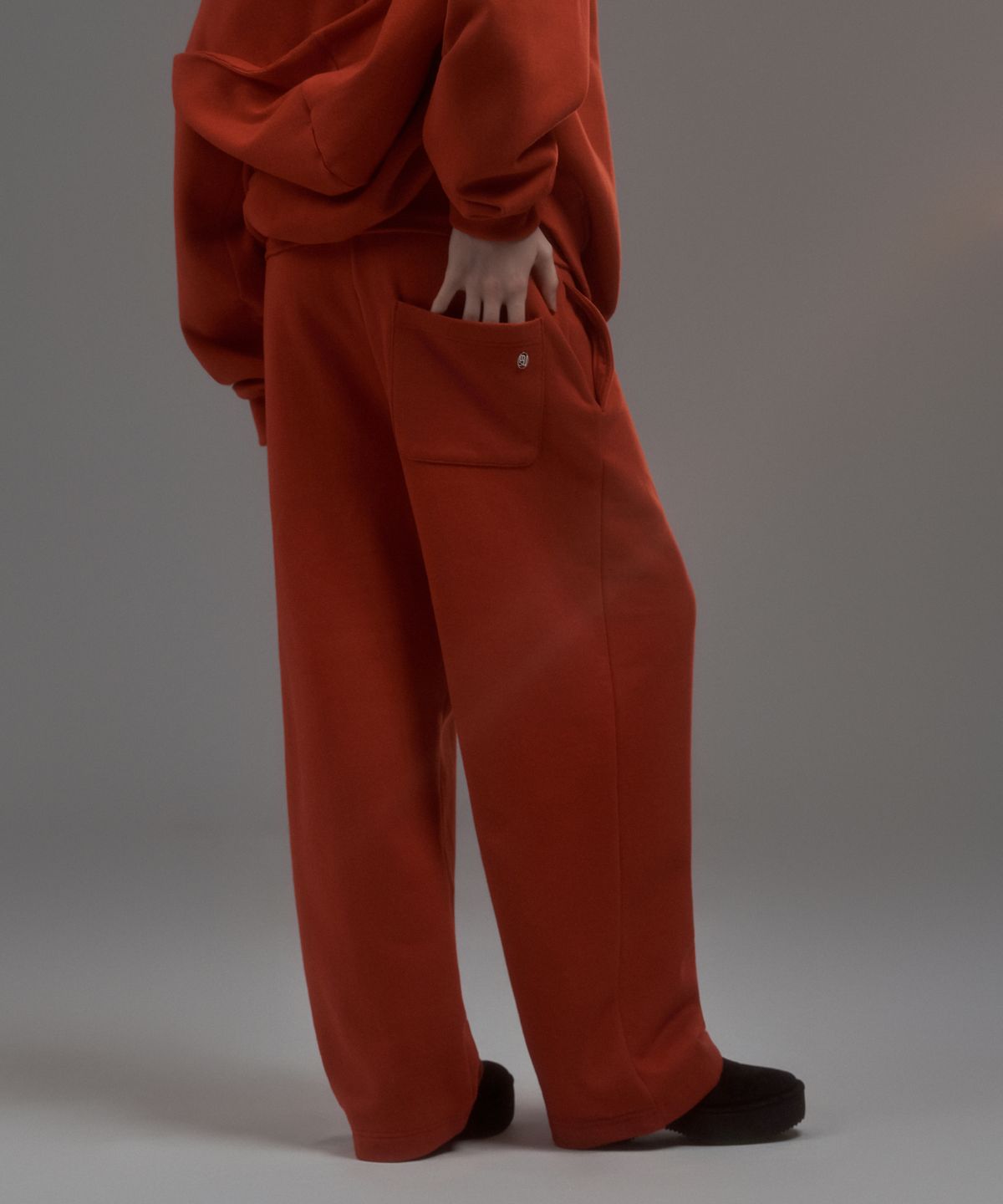 마우솔레움(MAU SOLEUM) Dew Folded Sweat Pants - Red