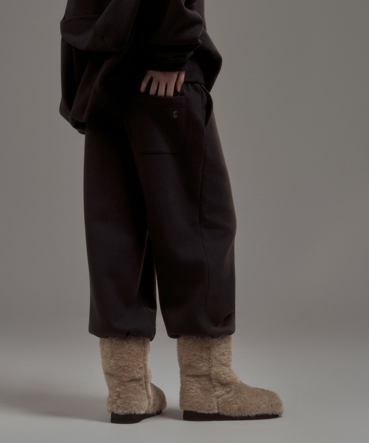 마우솔레움(MAU SOLEUM) Dew Folded Sweat Pants - Grey