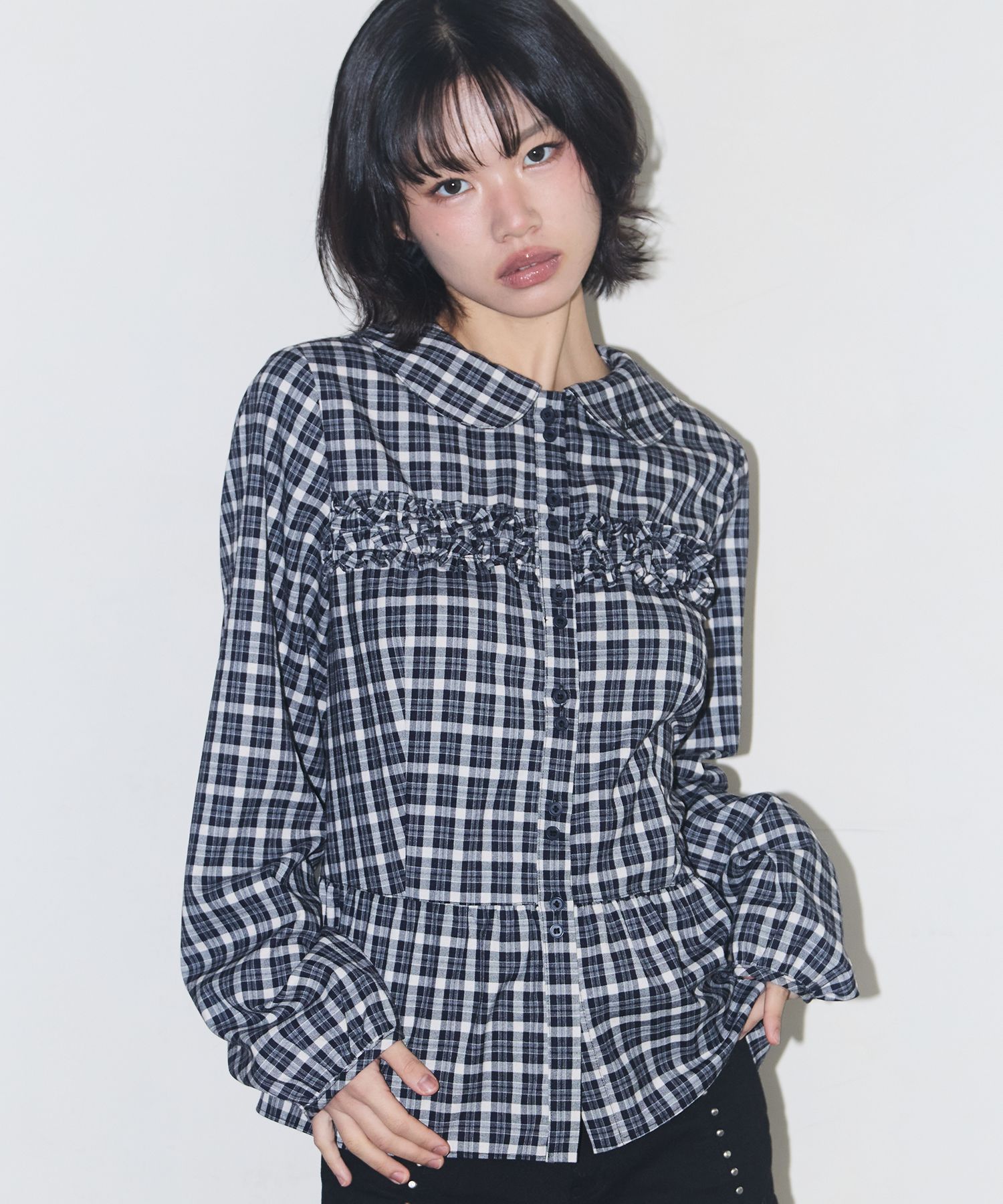MUSINSA公式 | ILLIGO ラッフルラウンドシャツチェッククリーム