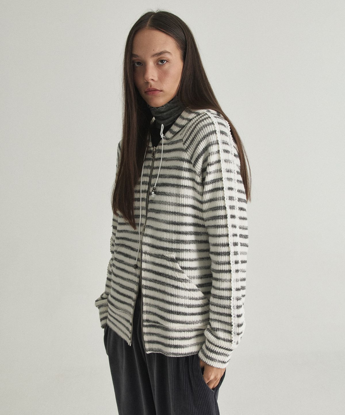 디어스토커(DEARSTALKER) KANON STRIPE KNIT HOODIE ZIP-UP - GREY
