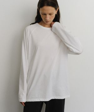 Loose raglan t-shirt
