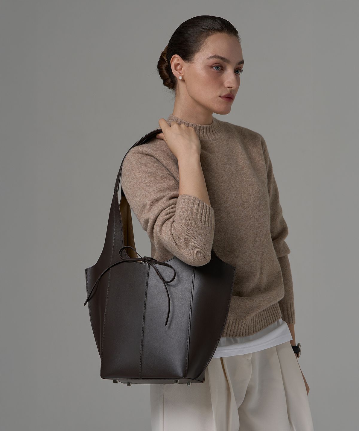 제마 에르베 르 코티디앙(ZEMA ÉLEVER LE QUOTIDIEN) Onnete Tote Bag M - Espresso Brown (오네뜨 토트백 M)