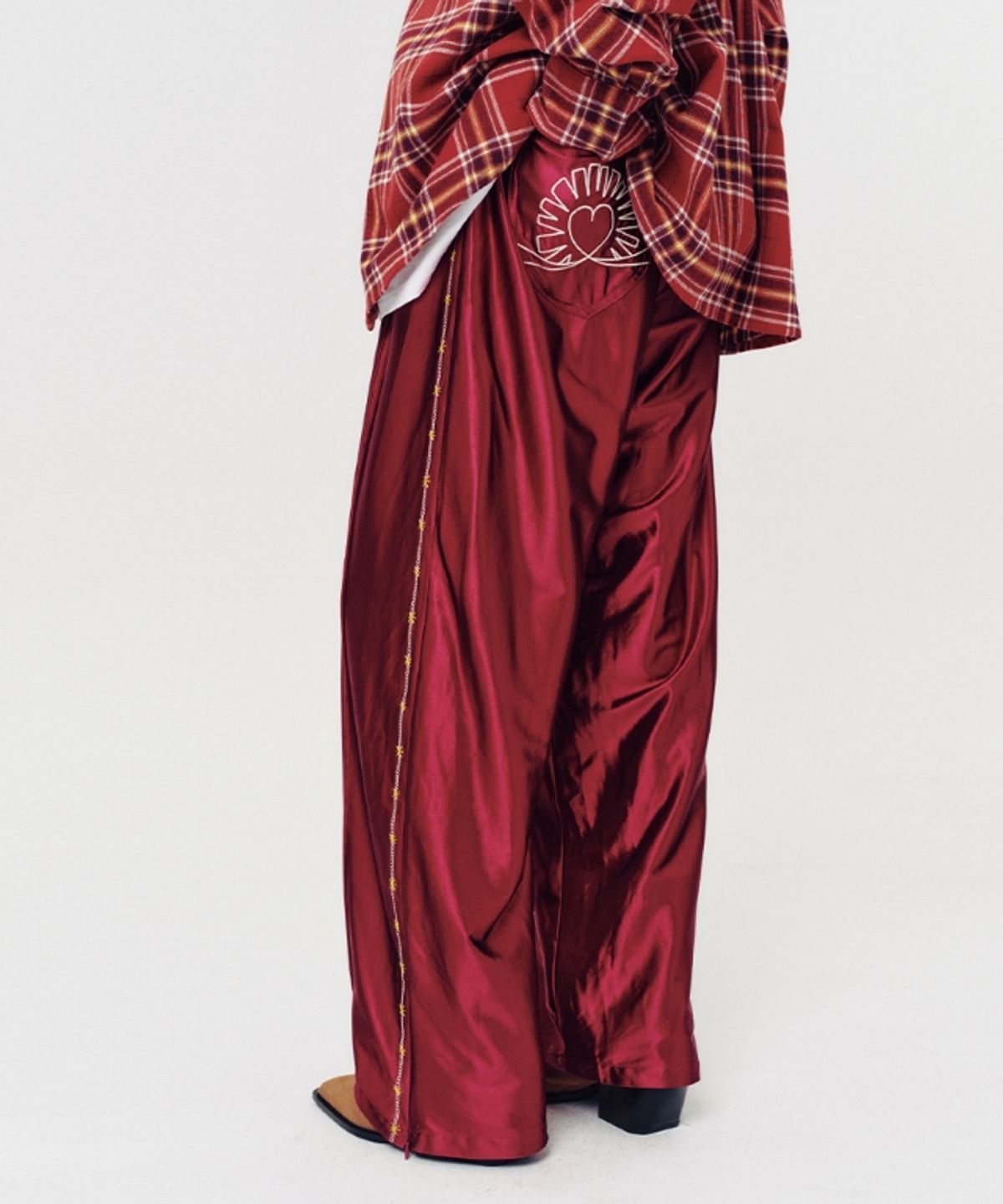무드베러(MOODBETTER) HANDSTITCH LINE TRACK PANTS WINE