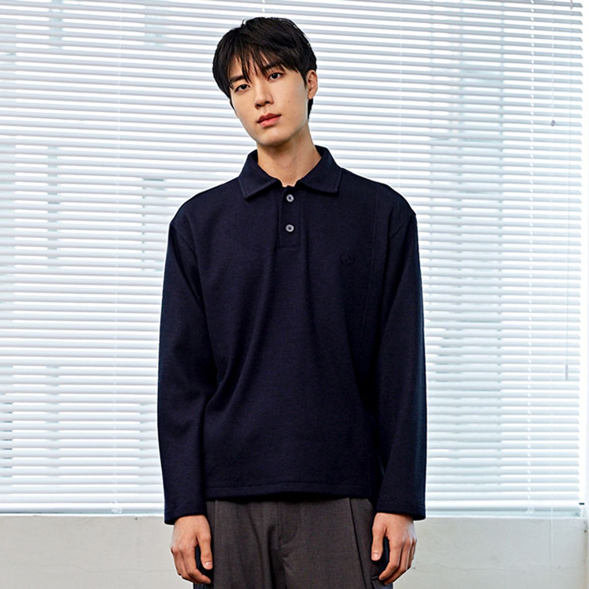 커스텀어스(CUSTOMUS) 울 골니트 카라 티셔츠 CXS23WKKTA87 NAV