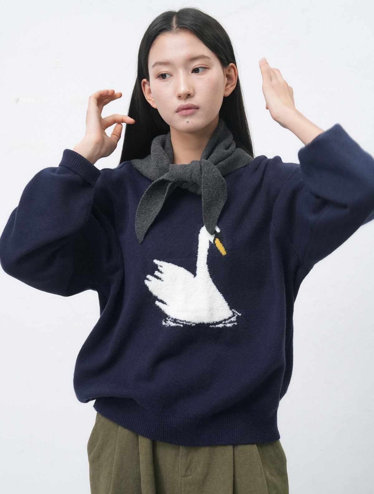 제너럴아이디어(GENERALIDEA) UNISEX 스완 자카드 니트 풀오버 [NAVY] / SBE4U05015
