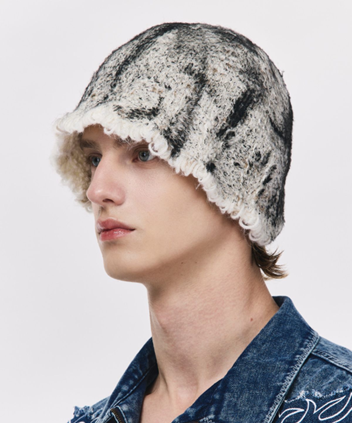 그레이티스트(THE GREATEST) Vintage Painting Bucket Hat White