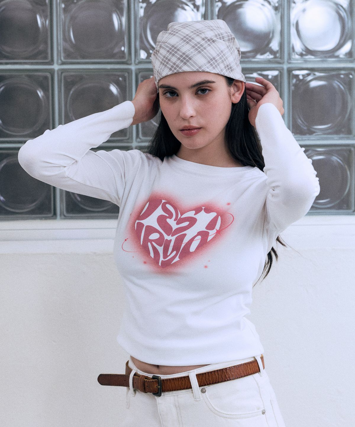 베스티리아(VESTIRYA) Heart Graffiti Longsleeve White