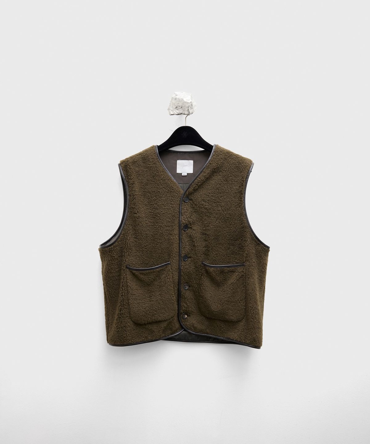 유스(YOUTH) Leather Trim Wool Pile Vest - Brown