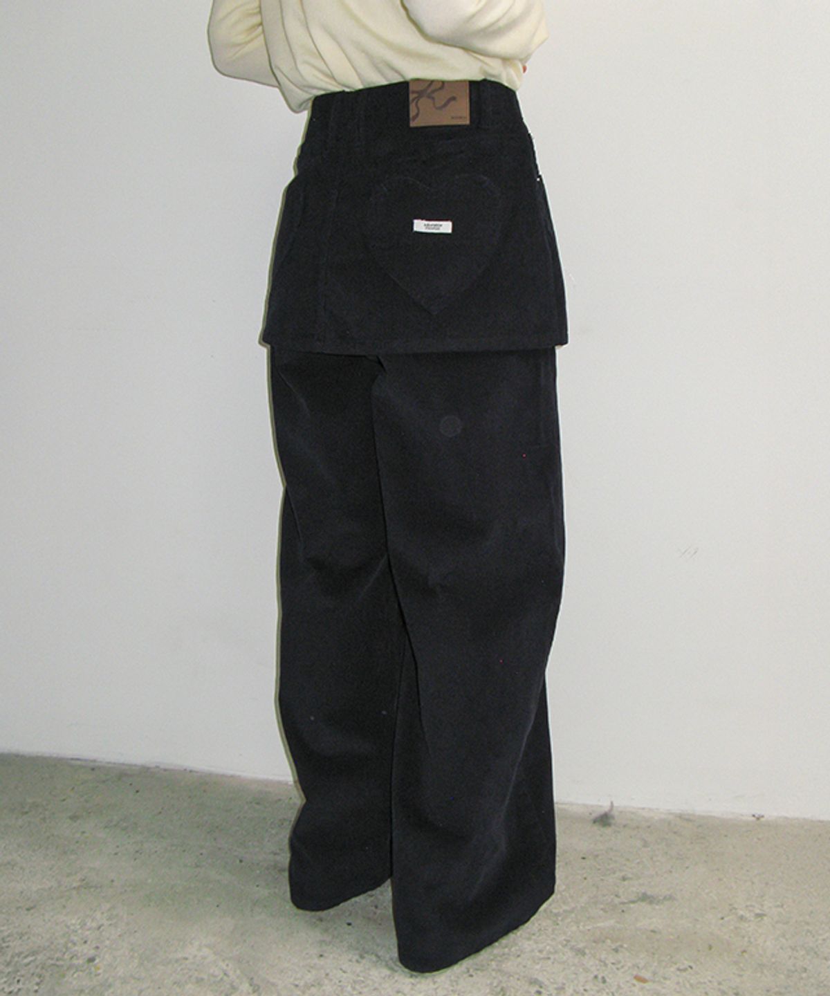 론론(RONRON) HEART POCKET CORDUROY SKIRT LAYERED PANTS NAVY