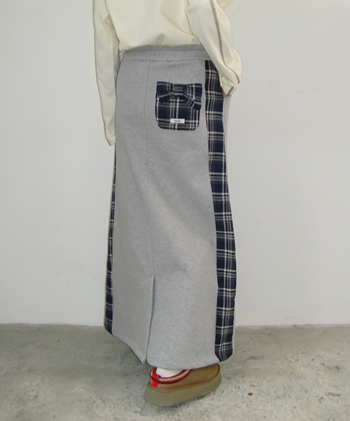 론론(RONRON) SIDE CHECK RIBBON POCKET MAXI SKIRT GREY