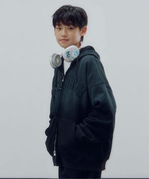 오버핏 후드 짚업