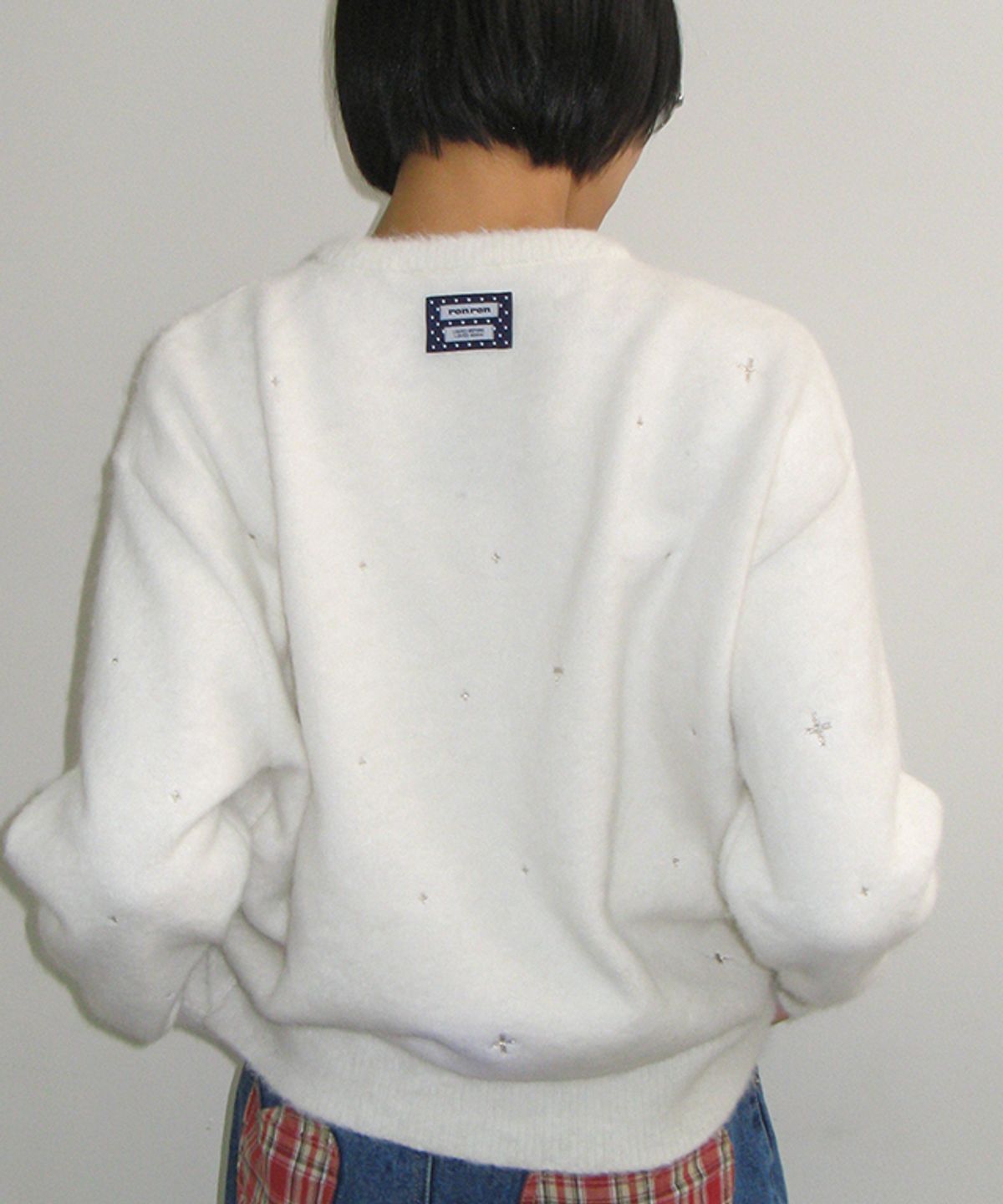 론론(RONRON) HAIRY PEARL EMBROIDERY KNIT WHITE