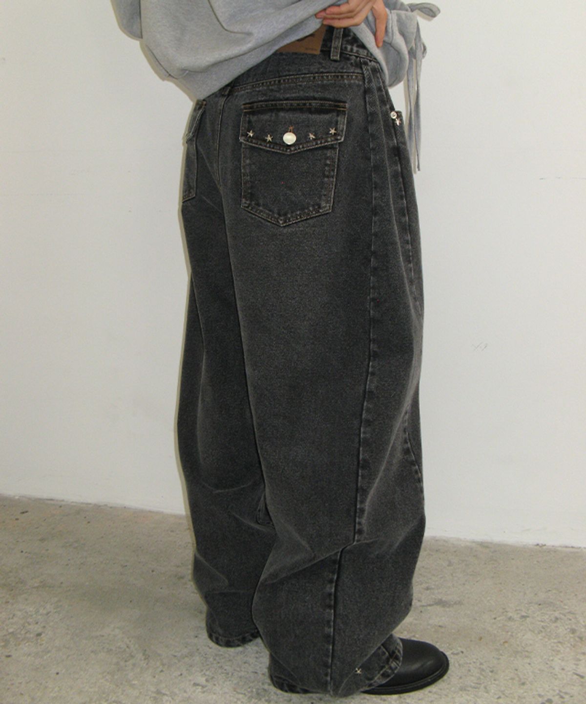 론론(RONRON) STUD BALLOON DENIM PANTS BLACK