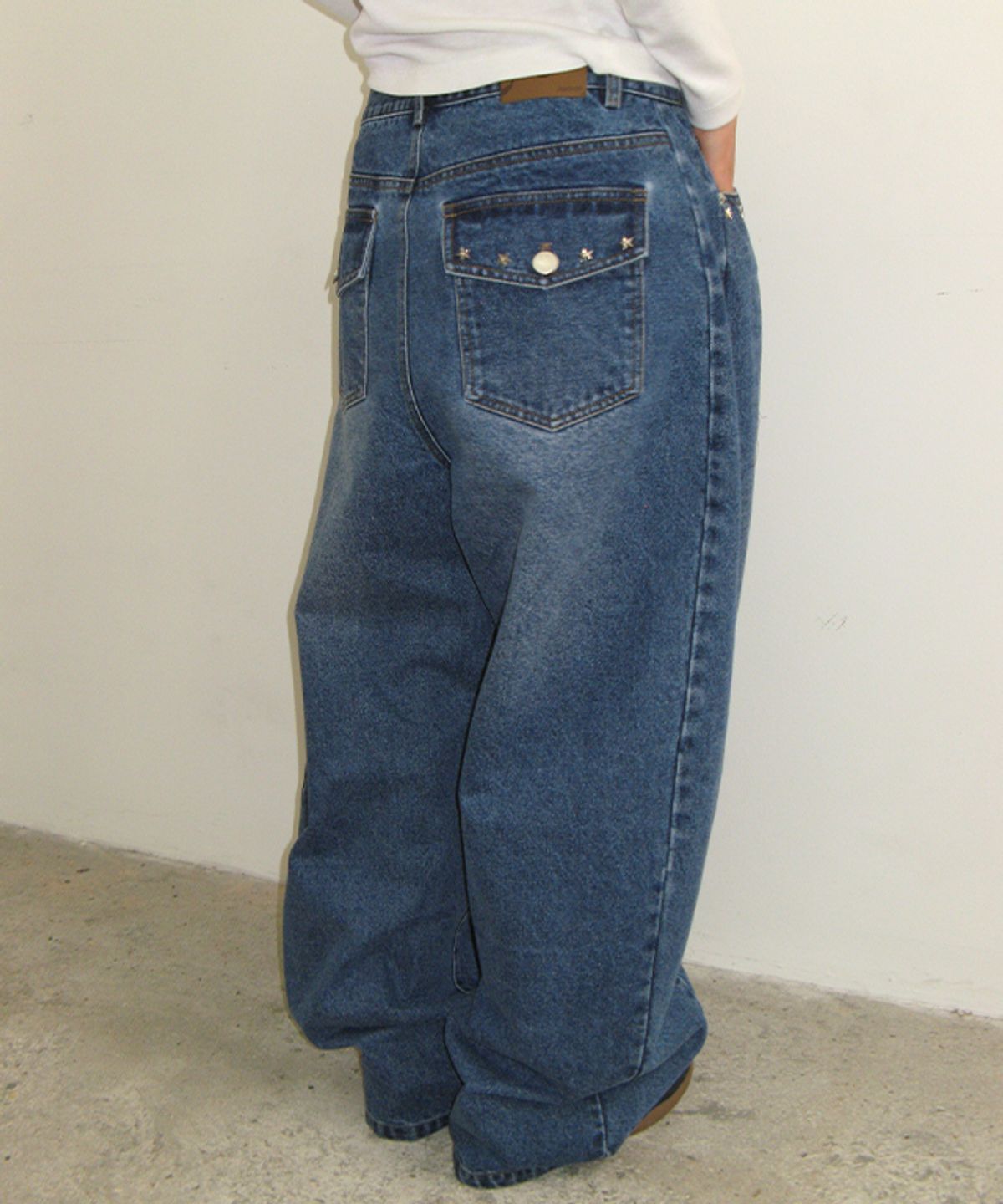 론론(RONRON) STUD BALLOON DENIM PANTS MEDIUM BLUE
